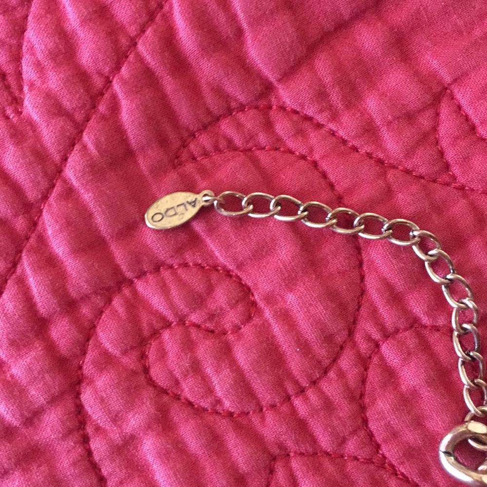 Neclace - Picture 2 of 3